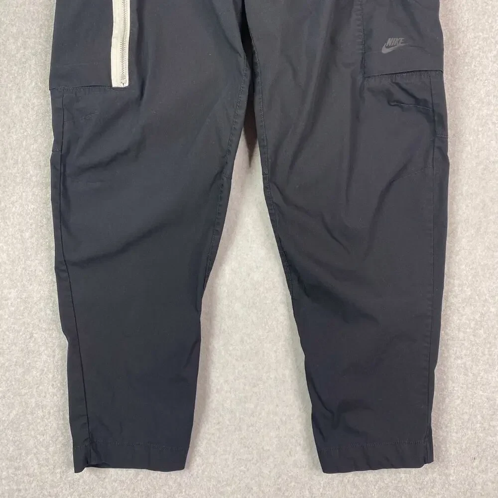 Nike Sportswear Mens 34 Essential Style Woven Utility Pants in Black